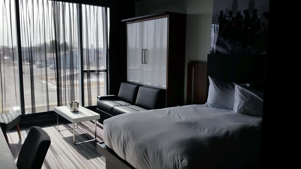 Grand Times Hotel Drummondville Exterior photo