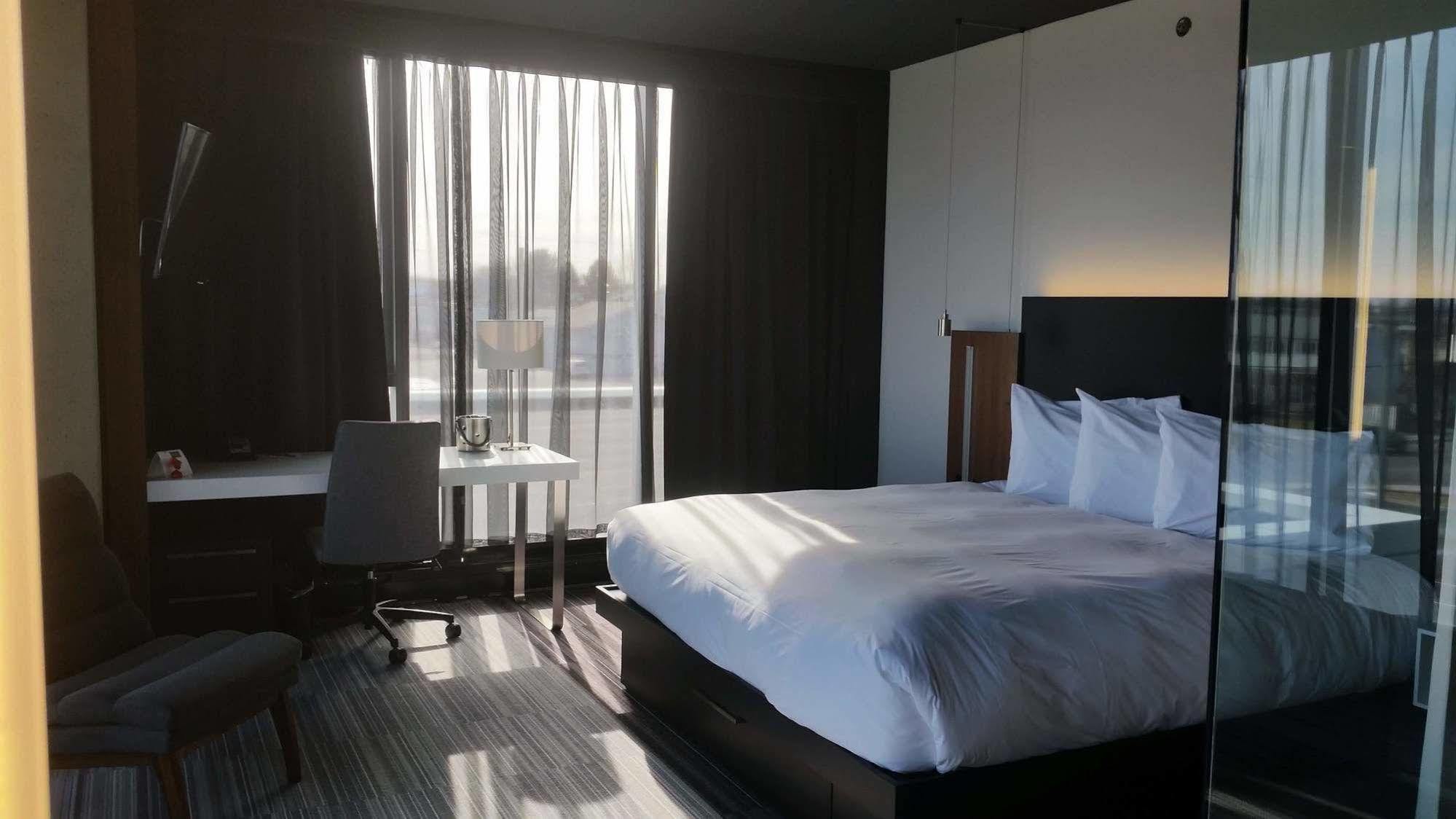 Grand Times Hotel Drummondville Exterior photo